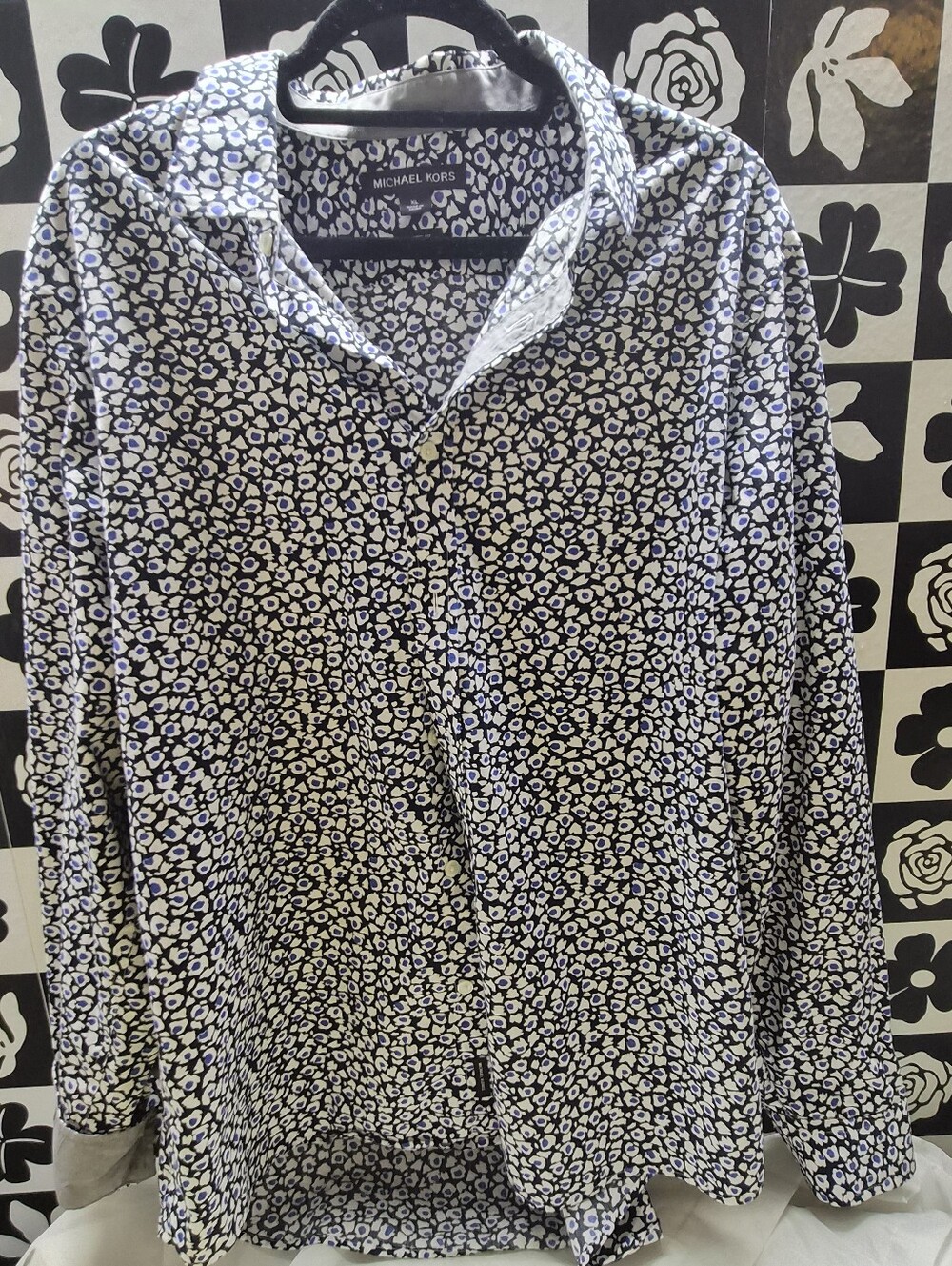 Michael Kors Men Black and White Abstract Spot Button-Up Blouse